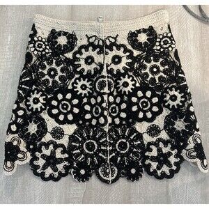 Lulus Women's Mini Skirt Sz S Black Lace Crochet over Beige Lining Zipper